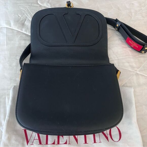 Valentino Garavani Black Leather Saddle Bag - Picture 6 of 16